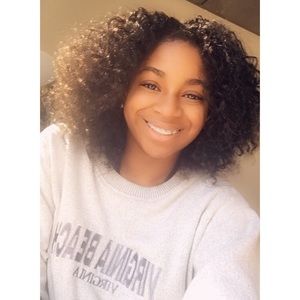 Meet your Posher, Briana